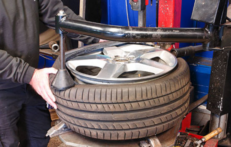 Tyres, Balancing, Wheel Alignment & Tracking